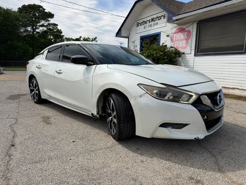 Used 2017 Nissan Maxima 3.5 S image 2