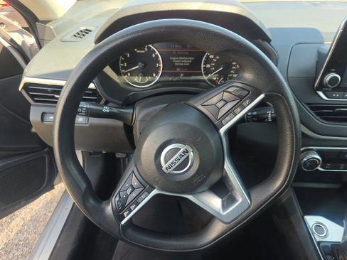 Used 2020 Nissan Altima 2.5 S w/ Driver Assist Package FWD image 5