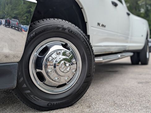 Used 2024 RAM 3500 Big Horn AWD/4WD image 32