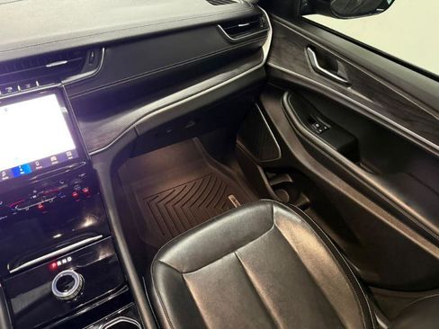 Used 2021 Jeep Grand Cherokee L Limited image 21