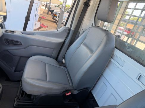 Used 2018 Ford Transit 250 138 RWD image 30