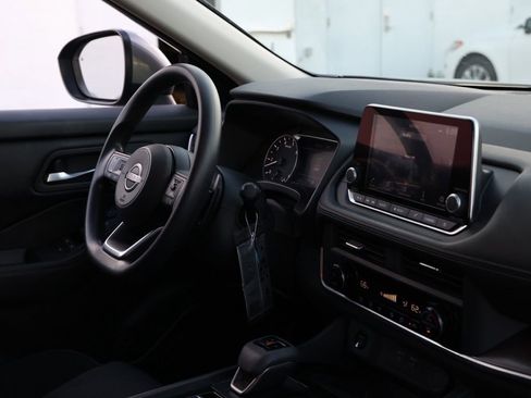 Used 2024 Nissan Rogue SV FWD image 20