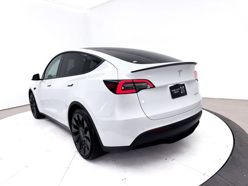 Used 2022 Tesla Model Y Performance AWD/4WD image 16