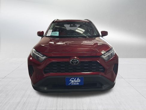 Used 2022 Toyota RAV4 XLE w/ Convenience Package image 2