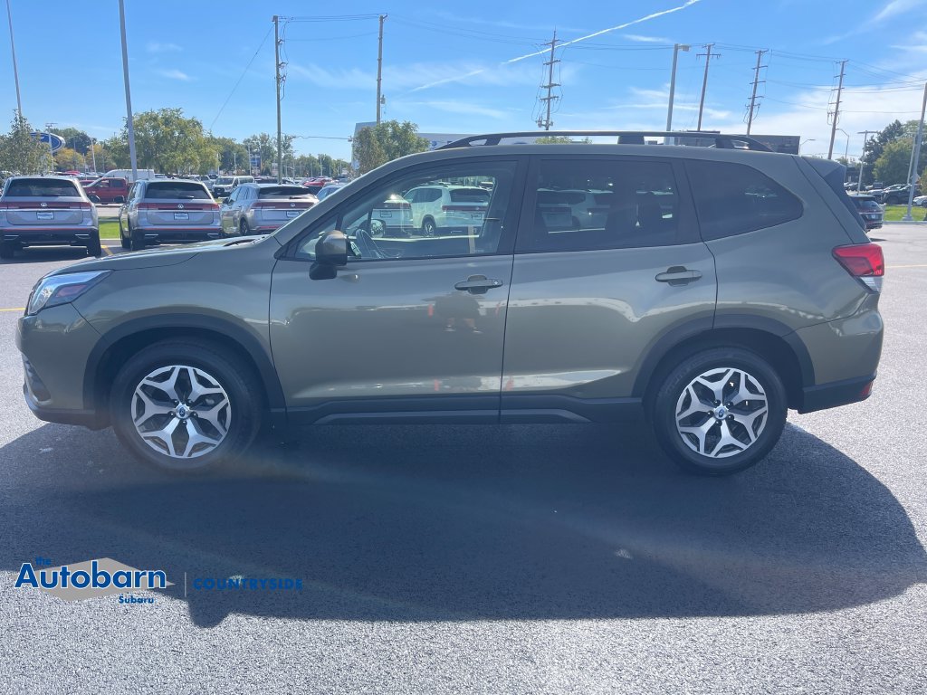 Used 2023 Subaru Forester Premium AWD/4WD image 2