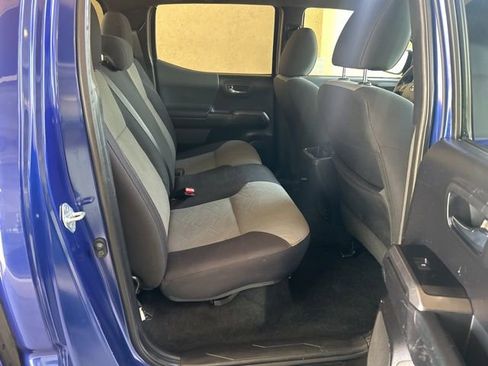 Used 2022 Toyota Tacoma TRD Off-Road w/ Technology Package image 24