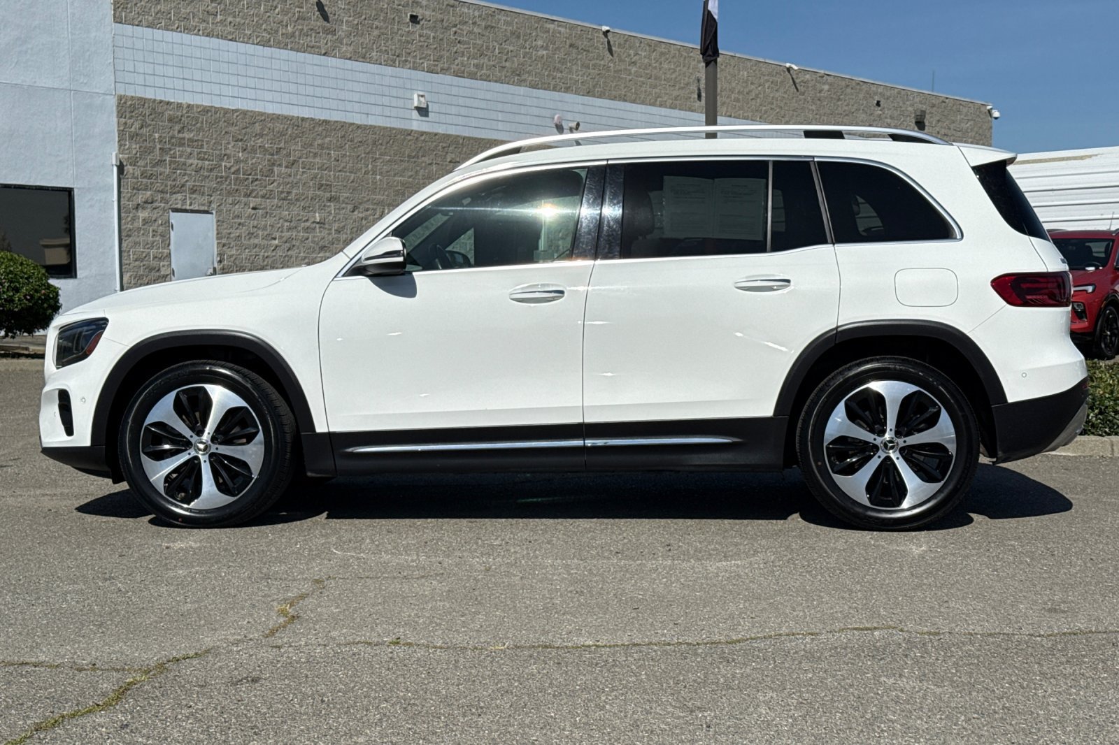 Used 2024 Mercedes-Benz GLB 250 image 9