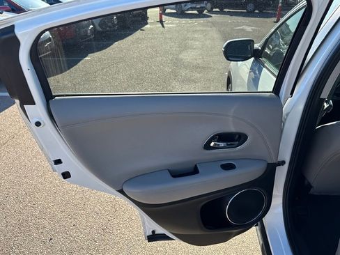 Used 2018 Honda HR-V EX-L image 36