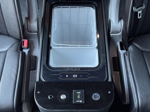 Used 2021 Mercedes-Benz Sprinter 2500 w/ Comfort Plus Package image 35