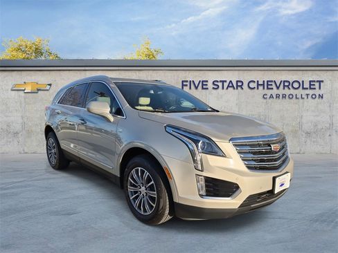 Used 2017 Cadillac XT5 Luxury image 1
