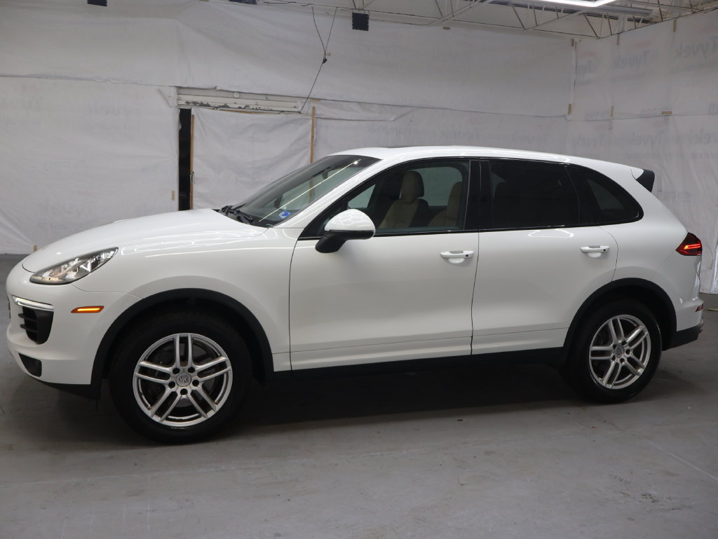 Used 2018 Porsche Cayenne w/ Premium Package AWD/4WD image 4