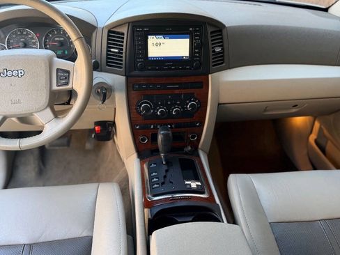 Used 2005 Jeep Grand Cherokee Limited AWD/4WD image 13