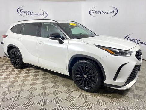 Used 2023 Toyota Highlander XSE AWD/4WD image 1