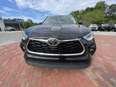 Used 2022 Toyota Highlander Limited image 3