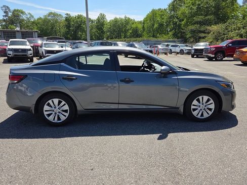 Used 2025 Nissan Sentra S FWD image 11