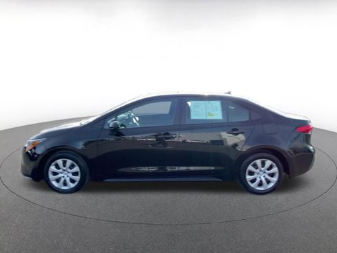 Used 2025 Toyota Corolla LE image 9