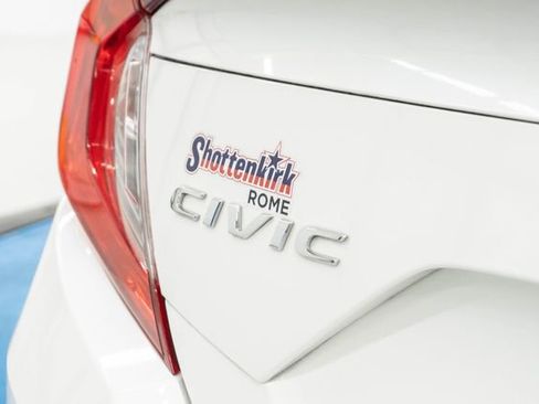 Used 2017 Honda Civic Touring image 8