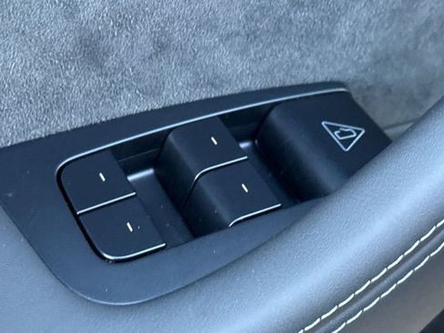 Used 2026 Tesla Model Y 2WD image 21