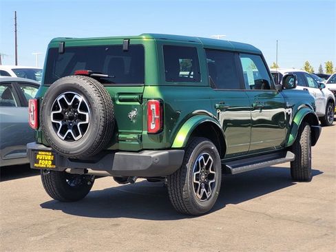 New 2025 Ford Bronco Outer Banks image 4