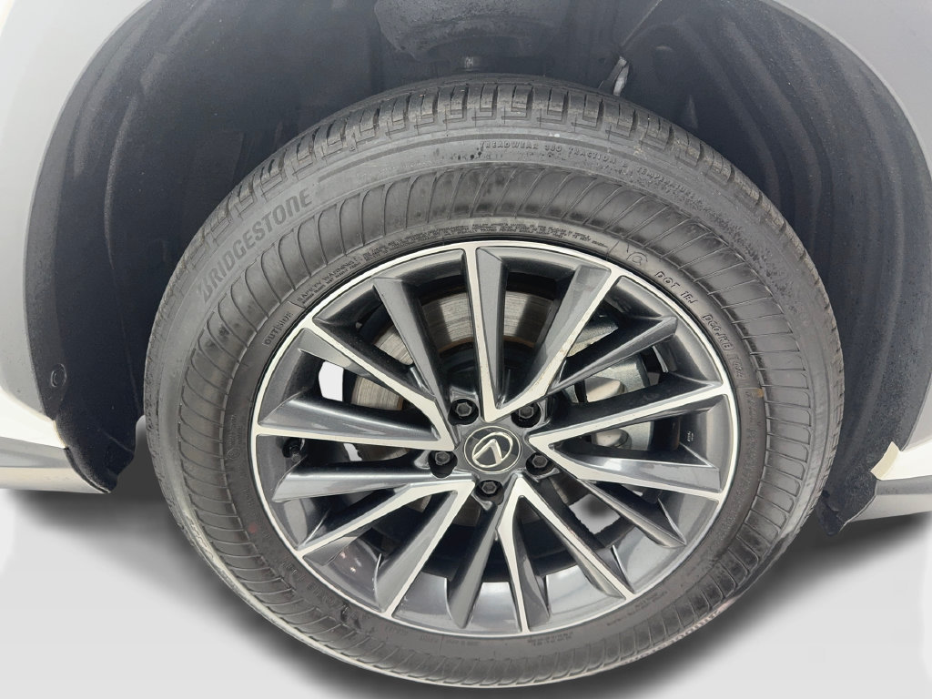 Used 2025 Lexus NX 250 FWD w/ Towing Package (2000 Lbs) image 18