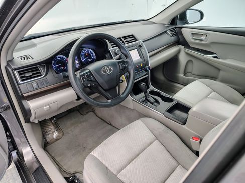 Used 2016 Toyota Camry LE image 38