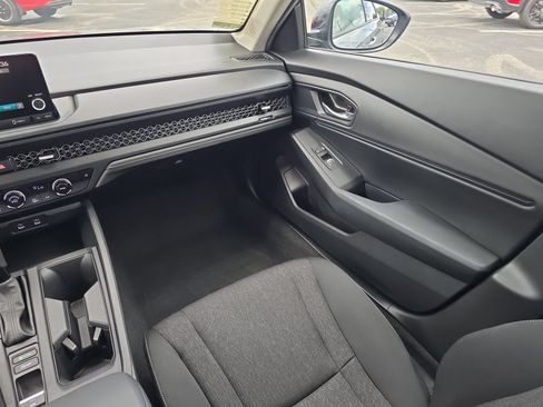 Certified 2025 Honda Accord SE image 12