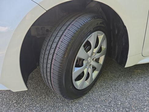 Used 2024 Toyota Corolla LE FWD image 33