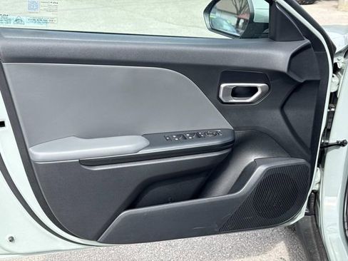 New 2026 Kia K4 LXS FWD image 9