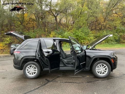 New 2025 Jeep Grand Cherokee Laredo X w/ Luxury Tech Group I image 37