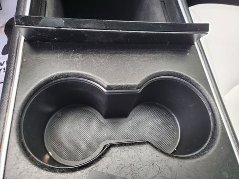 Used 2021 Tesla Model Y Long Range image 32