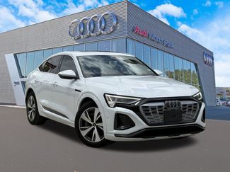 Used 2024 Audi Q8 e-tron Premium Plus w/ Premium Plus Package AWD/4WD video 1