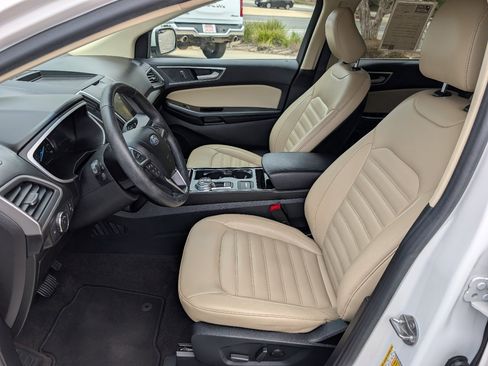 Used 2020 Ford Edge SEL w/ Convenience Package FWD image 2