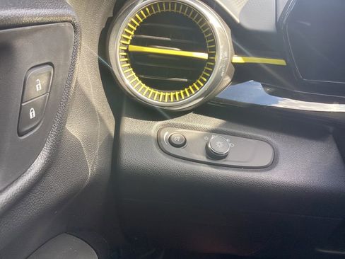 New 2026 Chevrolet Trax ACTIV w/ Sunroof Package FWD image 29