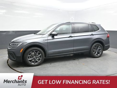 Used 2023 Volkswagen Tiguan SE AWD/4WD image 3