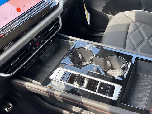 New 2026 Volkswagen Atlas Peak Edition image 18