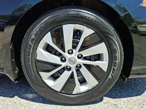 Used 2024 Nissan Altima 2.5 S FWD image 8