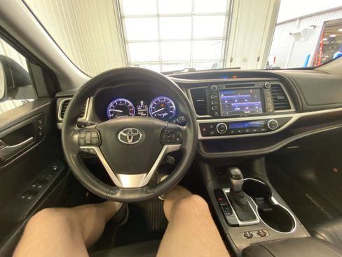 Used 2015 Toyota Highlander Limited AWD/4WD image 29