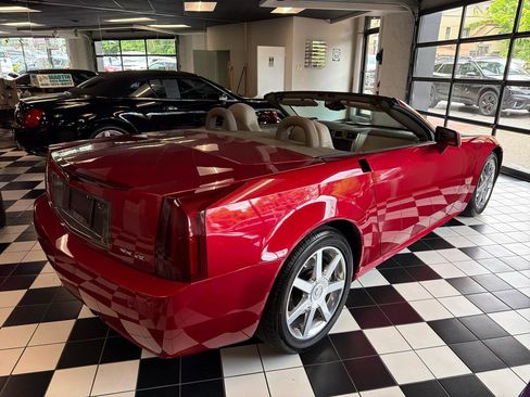 Used 2005 Cadillac XLR RWD image 15