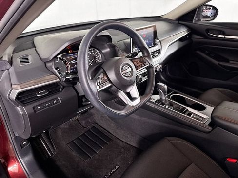 Used 2023 Nissan Altima 2.5 SV AWD/4WD image 9