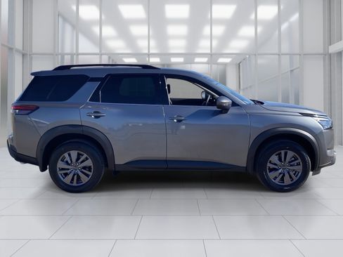 New 2025 Nissan Pathfinder SV image 7