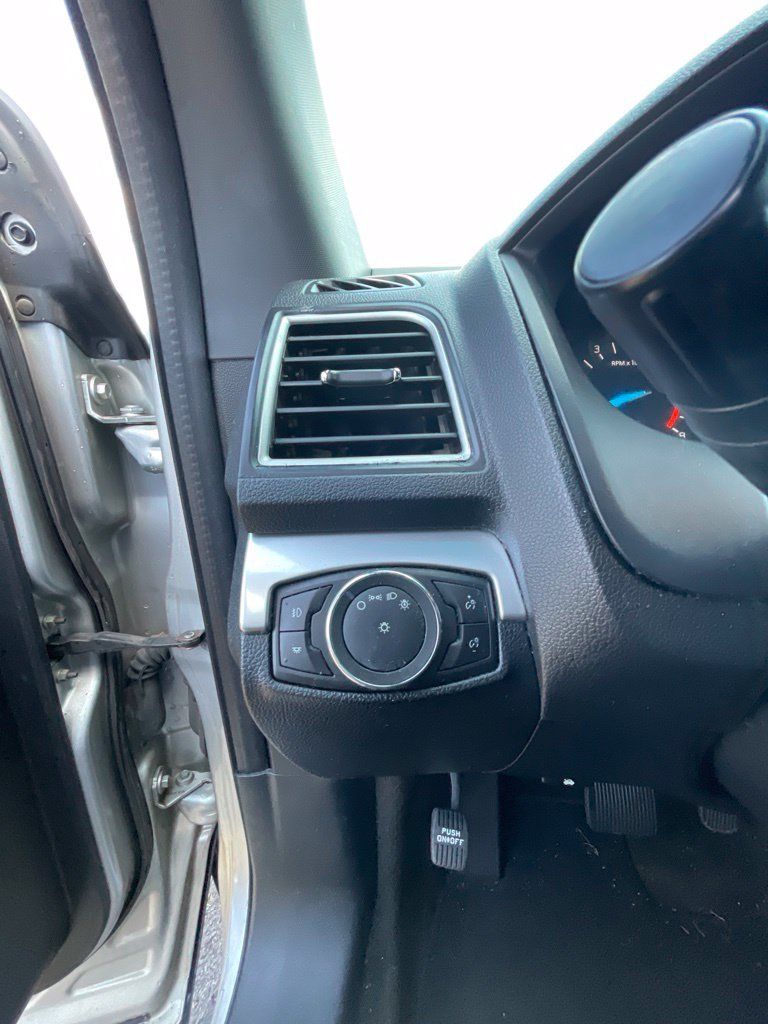Used 2016 Ford Explorer XLT AWD/4WD image 12