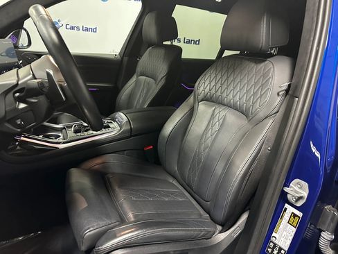 Used 2025 BMW X7 M60i AWD/4WD image 12