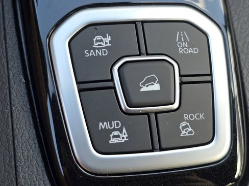 New 2026 Nissan Frontier SV w/ Tow Package image 17