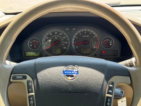 Used 2007 Volvo V70 2.4 FWD image 25