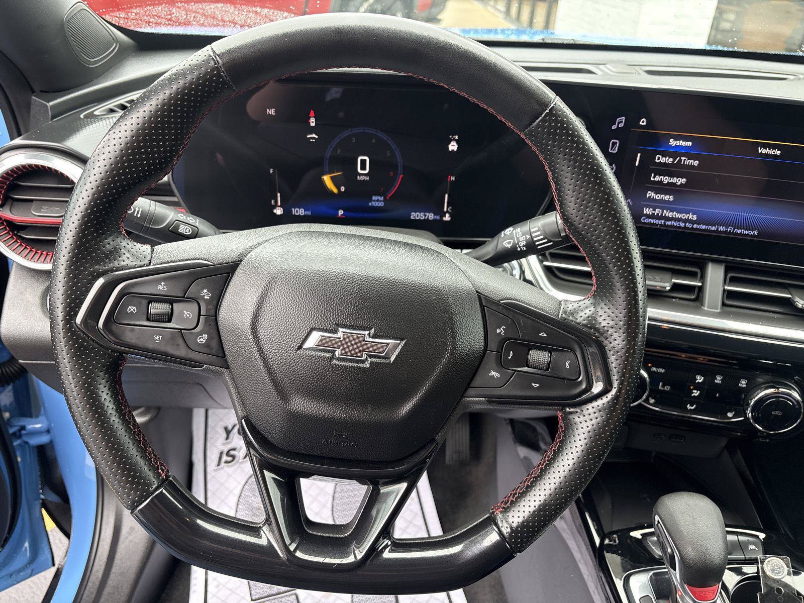 Used 2024 Chevrolet Trax RS w/ Sunroof Package FWD image 16
