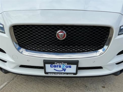 Used 2017 Jaguar F-PACE Prestige image 12
