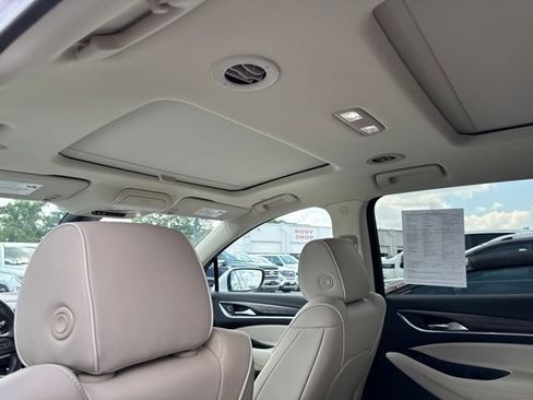Used 2024 Buick Enclave Avenir w/ Avenir Technology Package AWD/4WD image 9