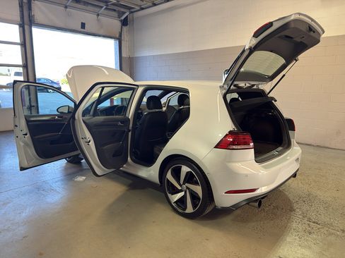 Used 2018 Volkswagen GTI Autobahn FWD image 10