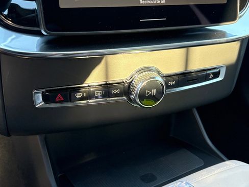 New 2026 Volvo XC90 B6 Plus w/ Protection Package Premier image 12