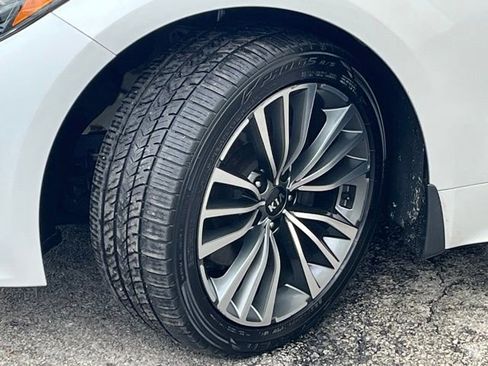 Used 2018 Kia Stinger Premium image 3